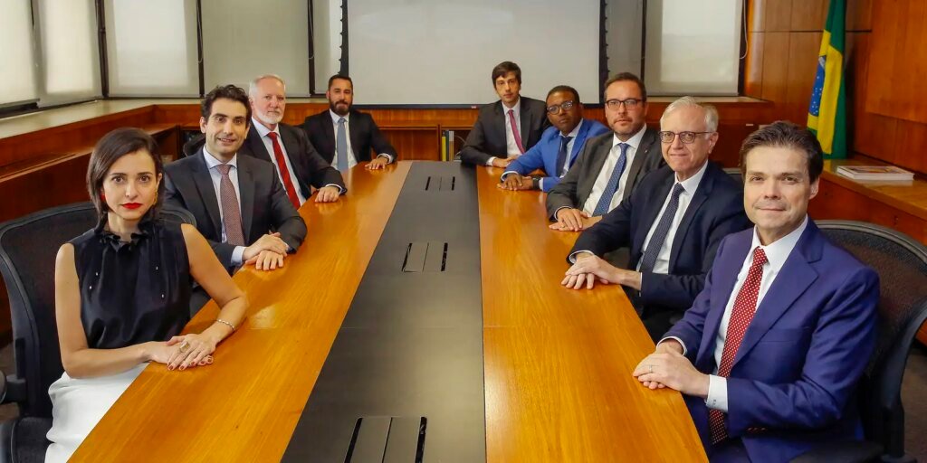 Centrais sindicais fazem protesto na Avenida Paulista contra Selic Centrais sindicais fazem protesto na Avenida Paulista contra Selic