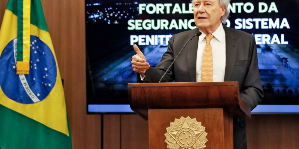 Governo fecha texto da PEC da Segurança para enviar ao Congresso Governo fecha texto da PEC da Segurança para enviar ao Congresso