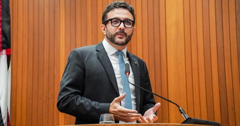 Dr. Yglésio cobra apuração sobre envio de mais de R$ 2 milhões em Emendas Pix por Jerry a empresa do próprio filho