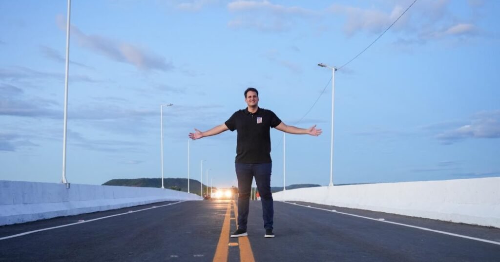 Orleans Brandão destaca a grandiosidade da Avenida Metropolitana durante entrega da segunda etapa da via neste sábado