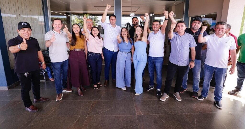 Prefeitos e vereadores do sul do Maranhão reafirmam apoio à pré-candidatura de Orleans Brandão durante encontro em Balsas Prefeitos e vereadores do sul do Maranhão reafirmam apoio à pré-candidatura de Orleans Brandão durante encontro em Balsas