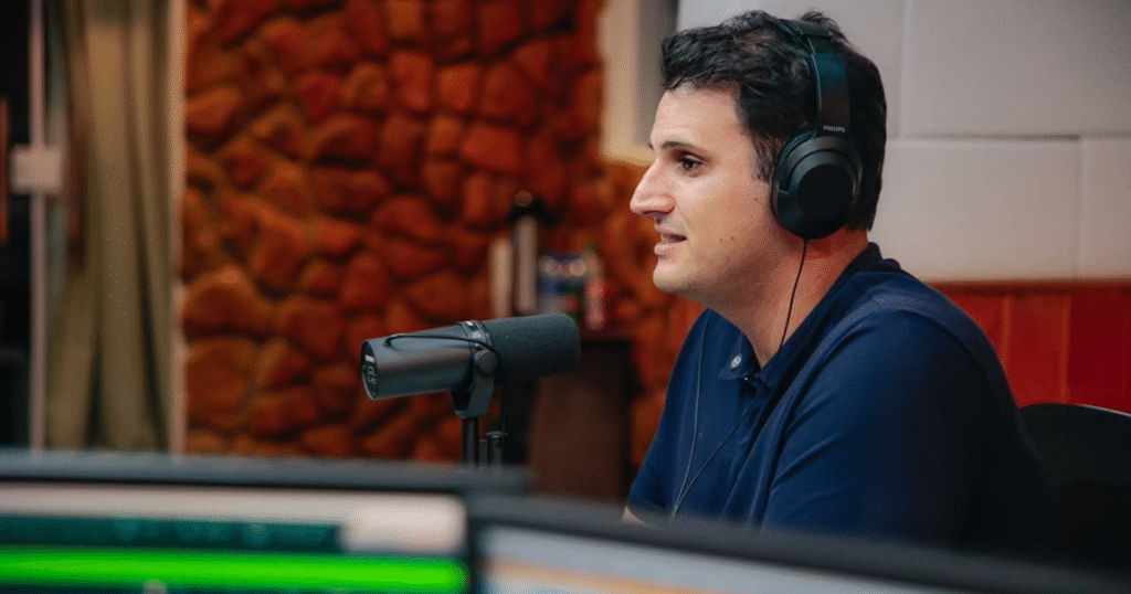 Em entrevista à Rádio Educadora, Orleans Brandão defende campanha de propostas e afirma que será o governador das oportunidades