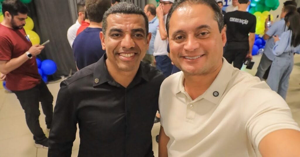 Senador Weverton amplia frente política e anuncia pastor da Universal como suplente ao Senado